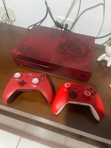 Xbox One S - Edição Limitada Gears 4