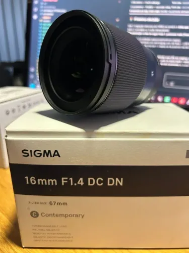 Lente Sigma 16mm f/1.4 Sony E ? (usada 2x em eventos)