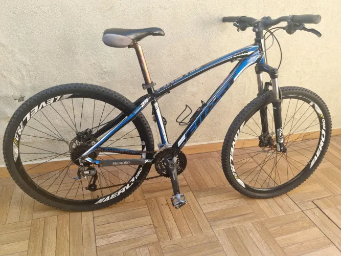 Bicicleta First 29