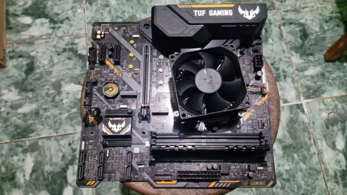 LEIA COM ATENÇÃO ... LEIA // PLACA MÃE ASUS TUG B360-M PLUS GAMMING COM DEFEITO OVER VOLT.