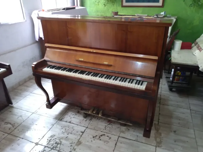 Piano regulado e afinado, funciona perfeitamente,, entrego grátis na grande São Paulo