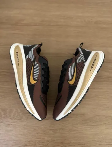 TÊNIS NIKE MARRON ACADEMIA 140,00