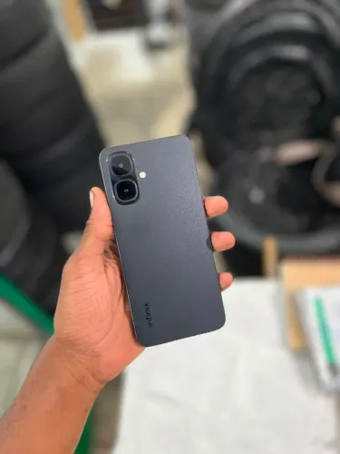 VENDE-SE CELULAR INFINIX SMART 10