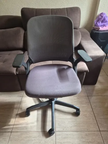 Cadeira Ergonômica Flexform Uni com Encosto em Tela e Braços Reguláveis