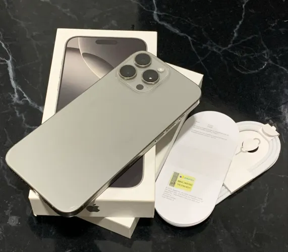iPhone 16 Pro Max 256GB Titânio-natural