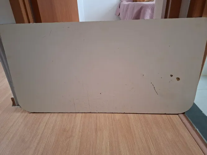 Mesa retrátil de parede