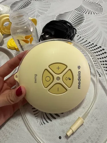 Bomba de leite Medela Swing semi nova COM BRINDE