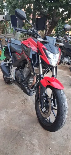 Moto CB 300f