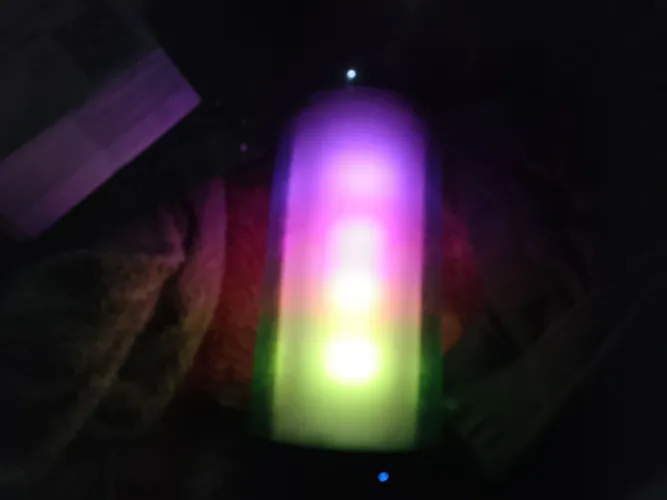 Caixa de som luatek com led