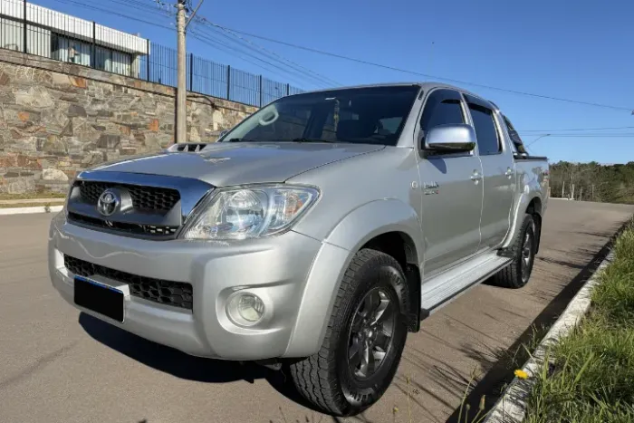 Toyota Hilux CD SRV D4-d 4X4 3.0 TDI Diesel AUT 2011