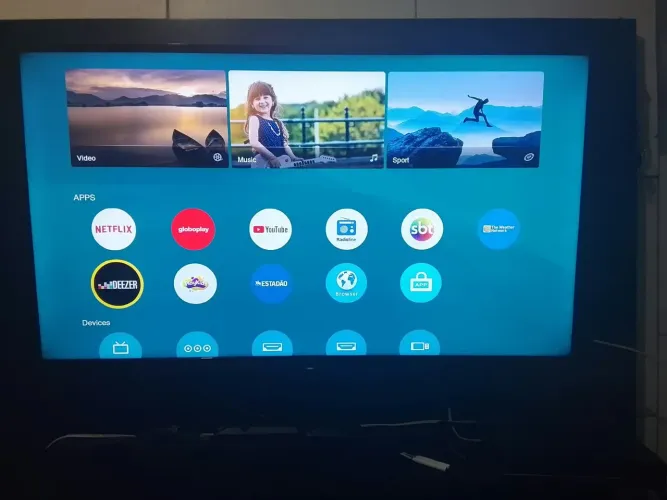 TV Panasonic de 42 polegadas com pouco tempo de uso