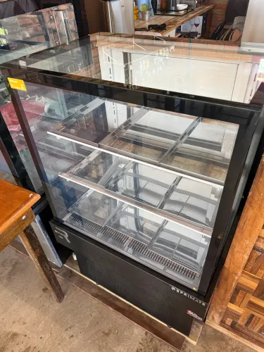 Vitrine aquecida para salgados