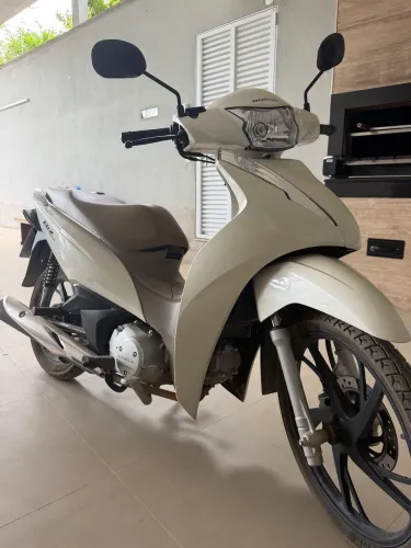 Honda biz - super conservada