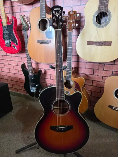 Violão Yamaha Jumbo Compass 500 III tampo sólido fiahman regulado ANALISO TROCAS