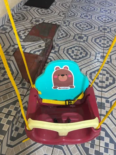 Balanço infantil com corda 