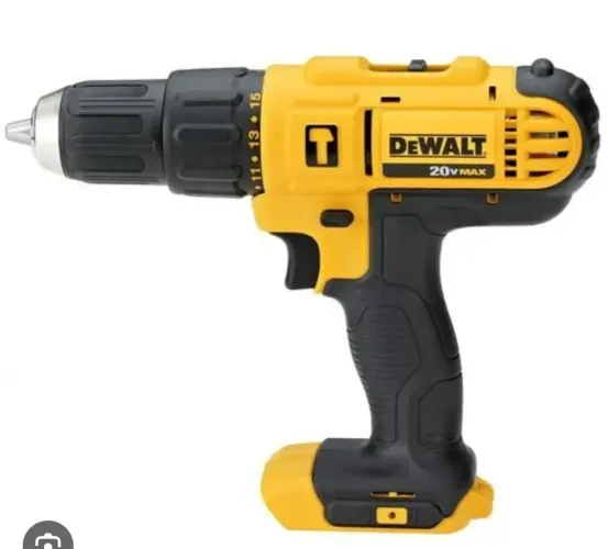Parafusadeira Dewalt 20v c/impacto só 399