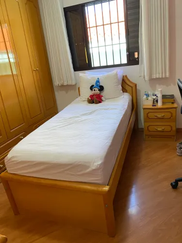  Conjunto móveis quarto solteiro - madeira maciça -