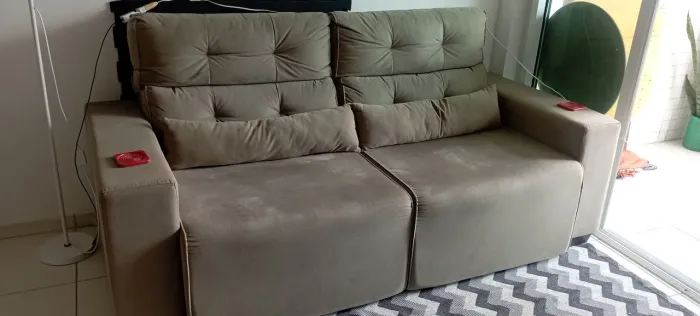 Sofá retrátil 2m em perfeito estado