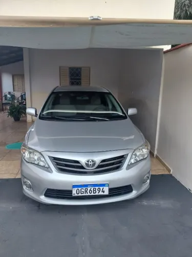 Toyota Corolla GLI 1.8 Flex 16V Mec. 2013