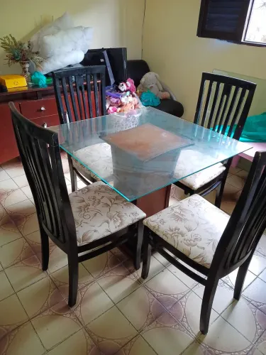 Mesa 4 cadeiras