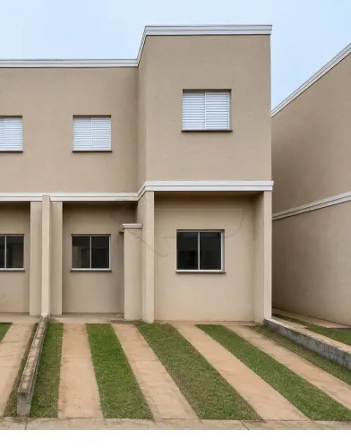 Casa em Condomínio com 02 quartos, sendo 02 suítes no Condomínio Residencial Villaggio Mie