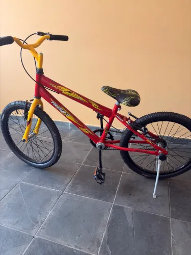 Bicicleta infantojuvenil aro 20