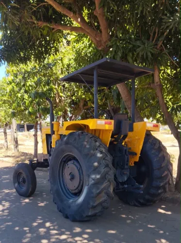 TRATOR CBT 1080 4cc ANO 1989
