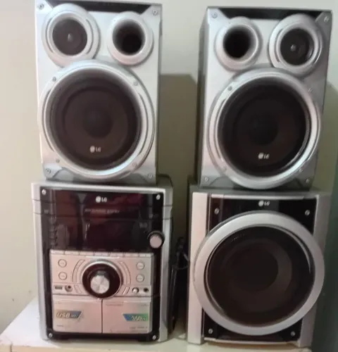 Aparelho de som com as caixas