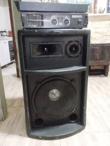 Mesa de som 8 canais , potência e caixa de som