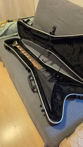 Guitarra Jackson King V JS32