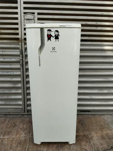 Geladeira Electrolux Frost Free 322 litros 127 volts frete grátis região