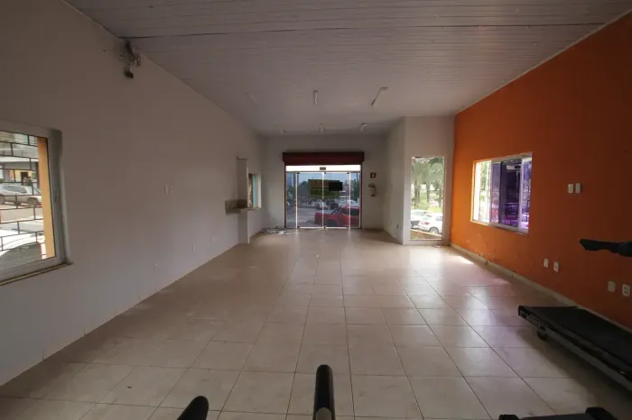 Imóvel para aluguel possui 203 metros quadrados com 5 quartos em Setor Central - Rio Verde