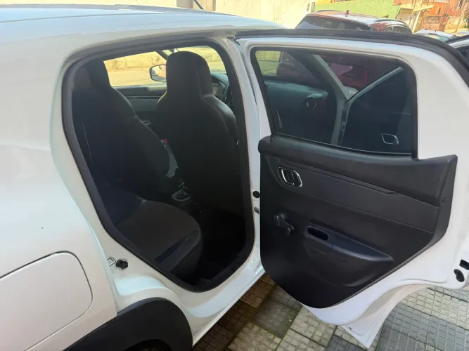 Renault Kwid Intense 1.0 Flex 12V 5P Mec. 2024