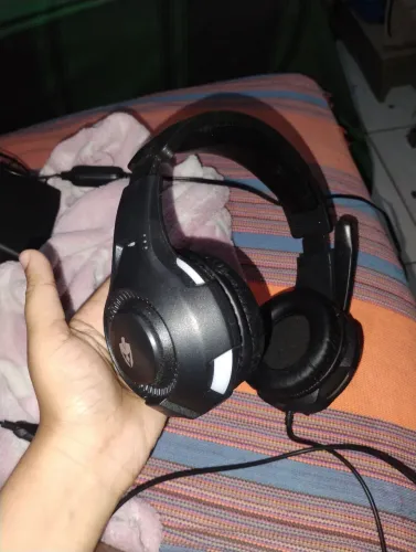 Fone de ouvido headset gamer RGB led para Pc gamer, computadores ou videogames 