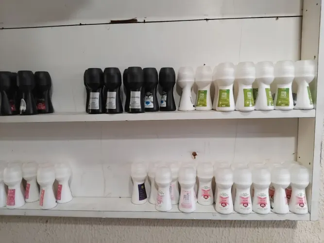 Rolons a pronta entrega avon femininos e masculino otimo preço para retirar