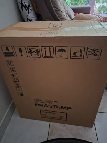 ADEGA BRASTEMP NA CAIXA