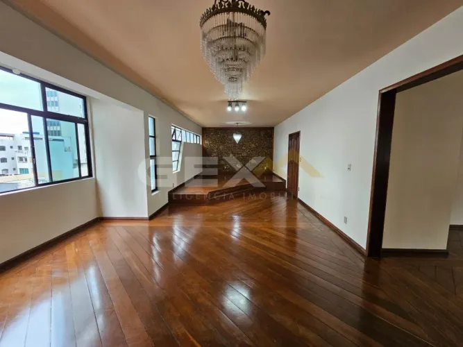 Apartamento à Venda com 04 Quartos no Centro de Divinópolis MG.