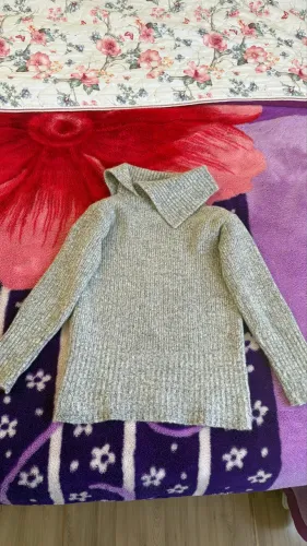 Blusa de lã cinza