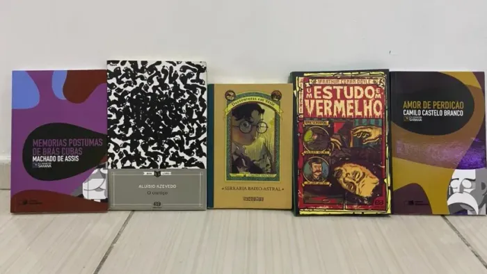 Kit Livros Escolares + Desventuras em Série!