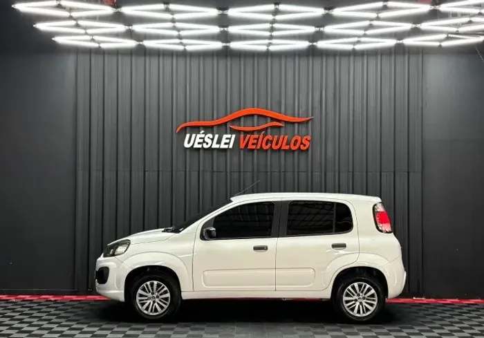 Fiat Uno Attractive 1.0 EVO Fire Flex 8V 5P 2021
