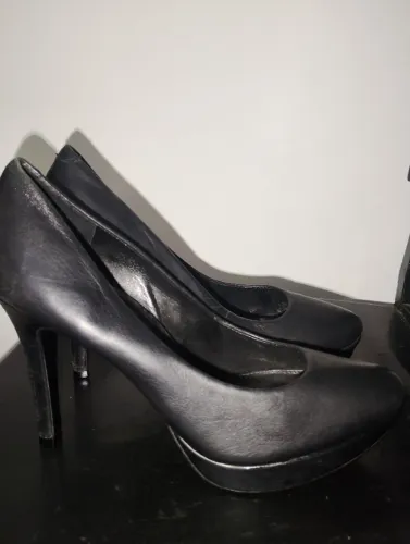 scarpin arezzo couro preto 35