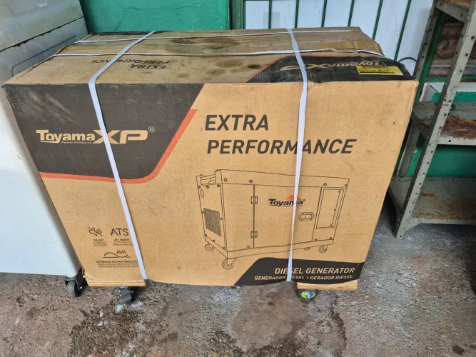 Vendo 2 geradores de energia 7 kva toyama . * WhatsApp na caixa