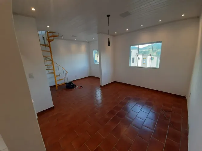 Alugo Casa na Gregório Galindo Morro da Glória