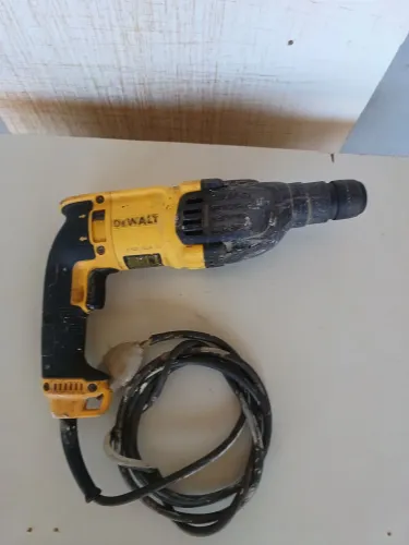 Furadeira Martelete rompedor DEWALT W 251-33