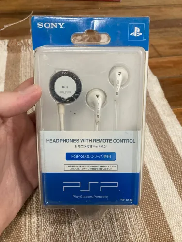 Fone de ouvido na caixa para PSP. Envio OLX PAY 