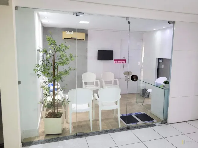 Consultório Odontológico Equipado com WC na Av. Epitácio - Royal Trade Center - Alta Renta