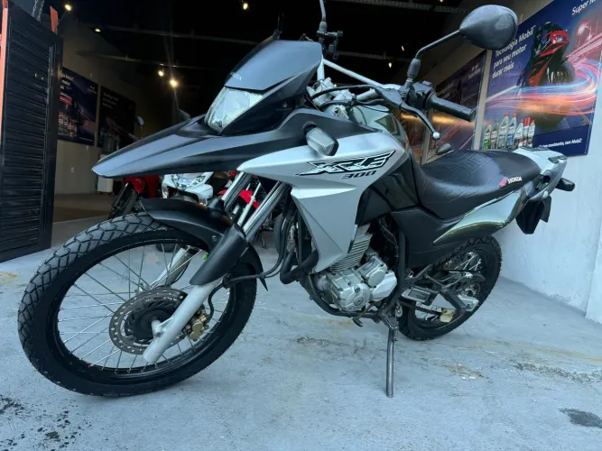 Xre 300 2017, moto toda original 2 pneus novos