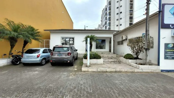 Casa Comercial Para Locação No Centro de Araranguá!