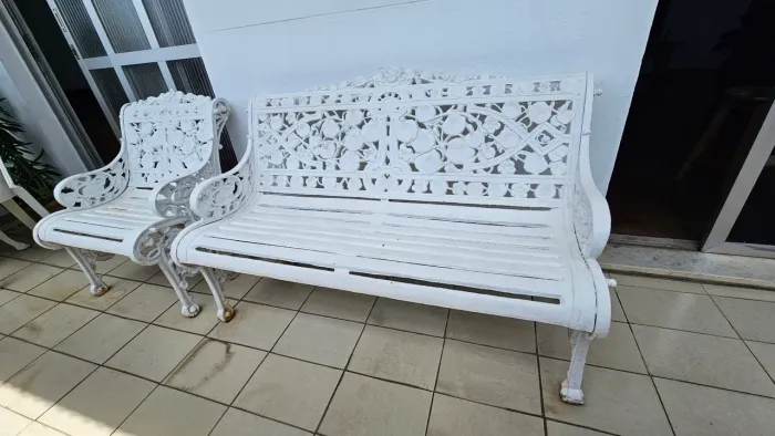 Conjunto de bancos de ferro fundido