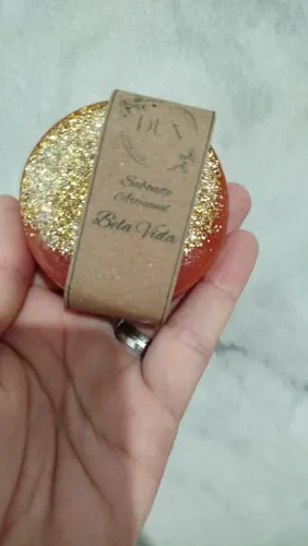 Sabonetes artesanais com glitter
